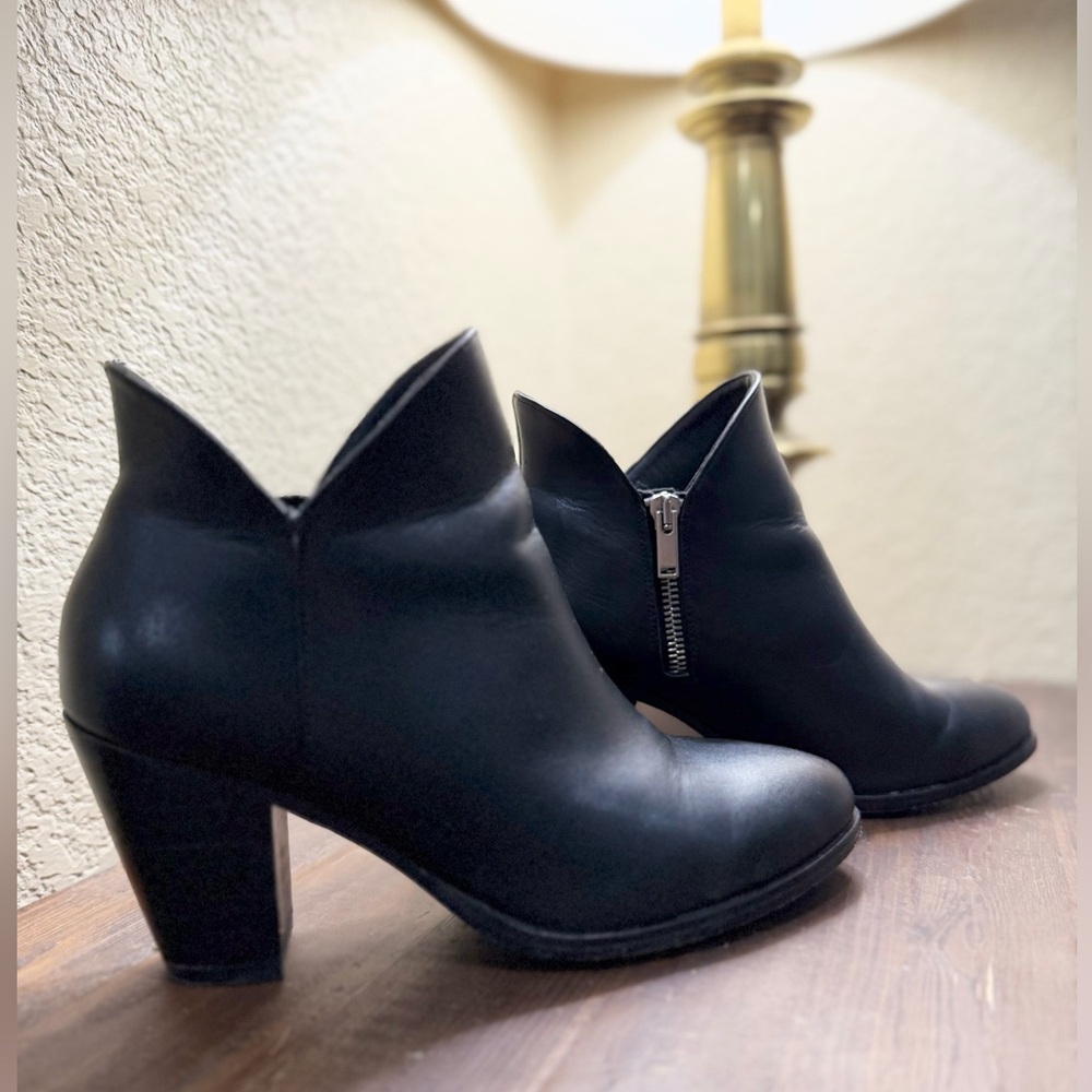 Thursday Uptown Leather Ankle Boots, Sz 7.5 - Picture 2 of 11